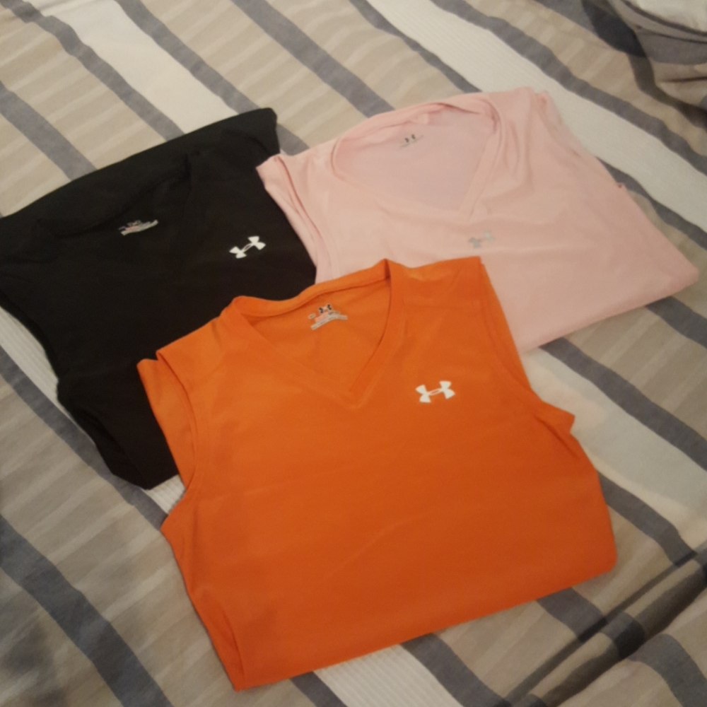 Under Armour tanks